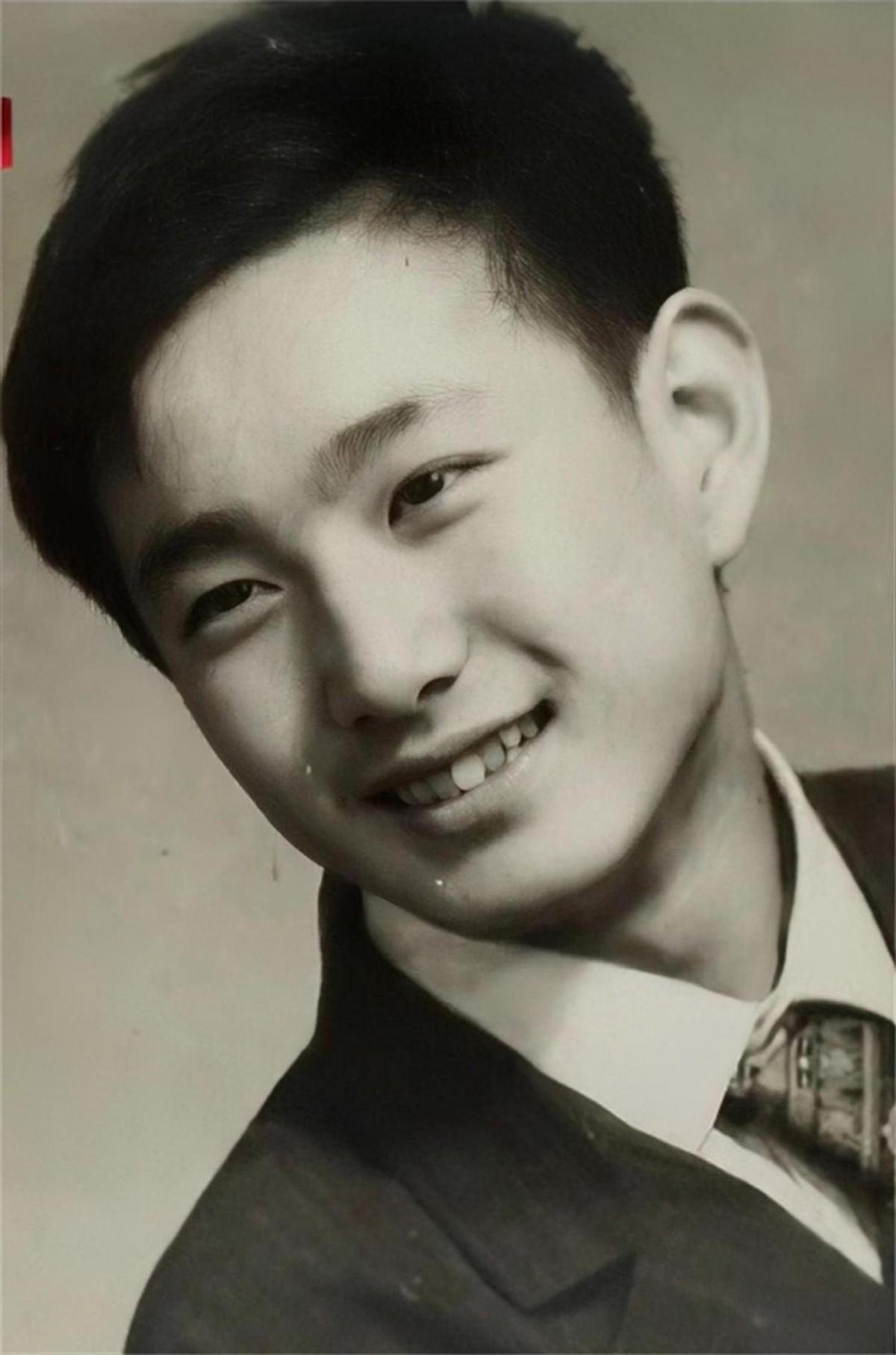 回顾戏骨姚刚年过半百无儿无女52岁婚姻成困扰没成家就老了