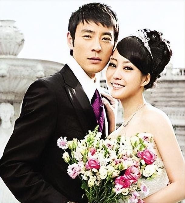 回顾郝蕾爱情婚姻都有泪独带双胞胎儿子生活离婚和父亲和解