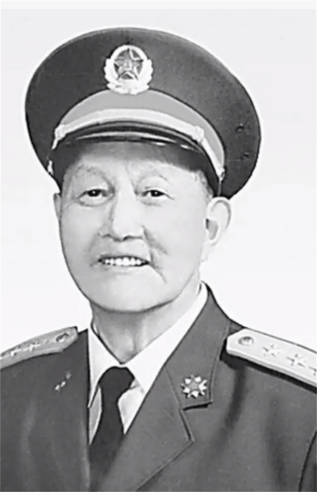 1977年一老农街上闲逛突然被专机接到北京成为了将军他是谁