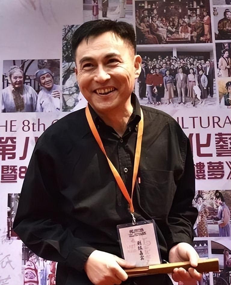 恰好1991年,王扶林导演又打算拍新戏,他在到处海选演员的消息,又被