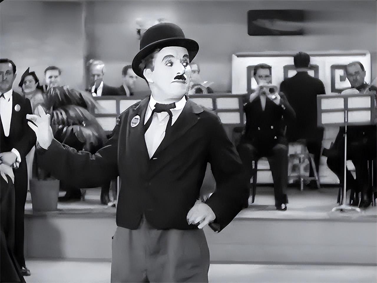 卓别林在饭桌上问周总理:能送我一瓶茅台酒吗?总理的应对很暖心