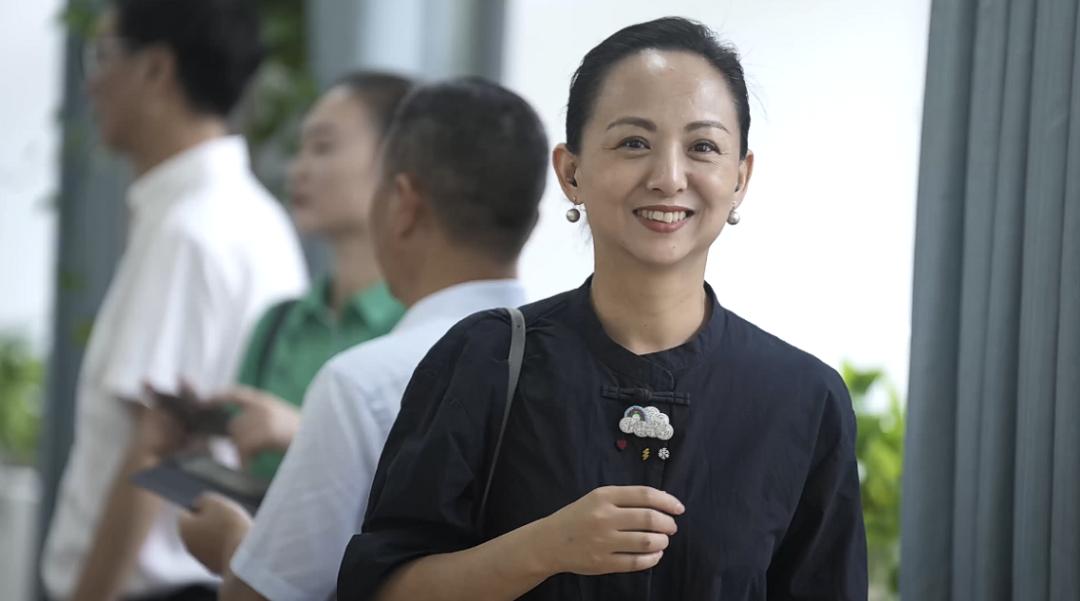 回顾残疾舞蹈家邰丽华:因"千手观音"走红,拒绝豪门,现生活甜蜜
