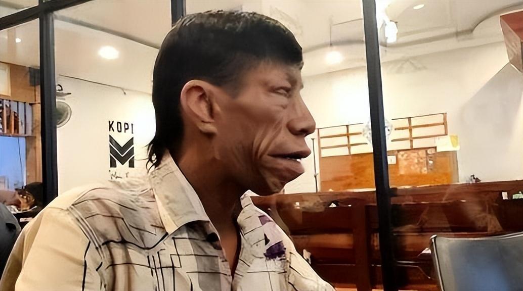 回顾父亲基因太强大一张马脸遗传全家儿女们有苦难言