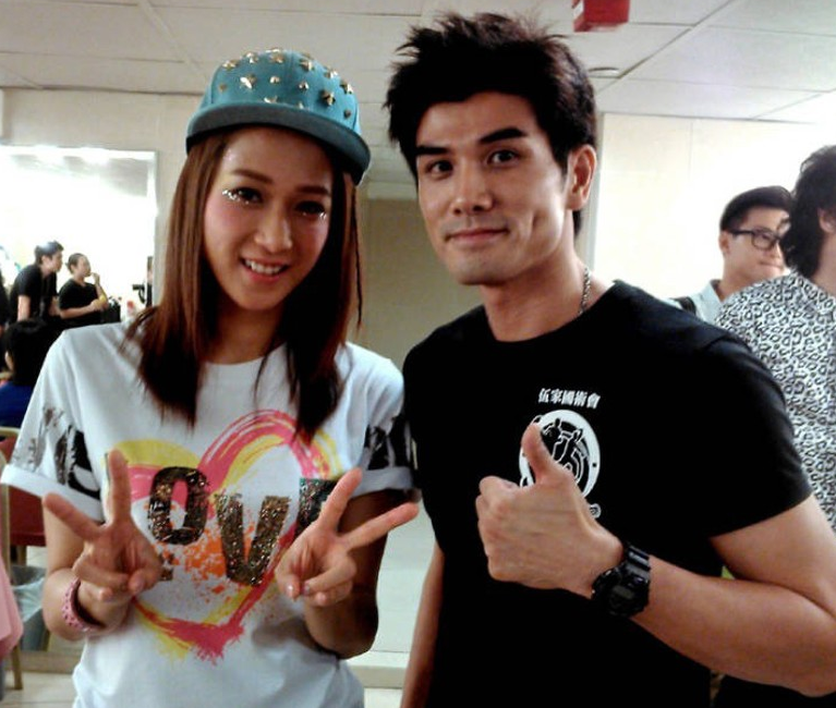 钟嘉欣心动林峯,痴恋伍允龙,为何最终选择嫁给jeremy?