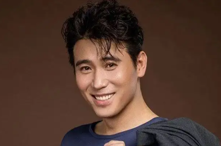 回顾星二代李乃文19年不温不火与颜丙燕意难平48岁现未婚