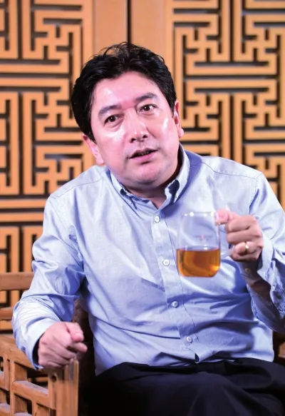 其实,不管是水均益还是白岩松,在当时的央视都是数一数二的优秀工作者