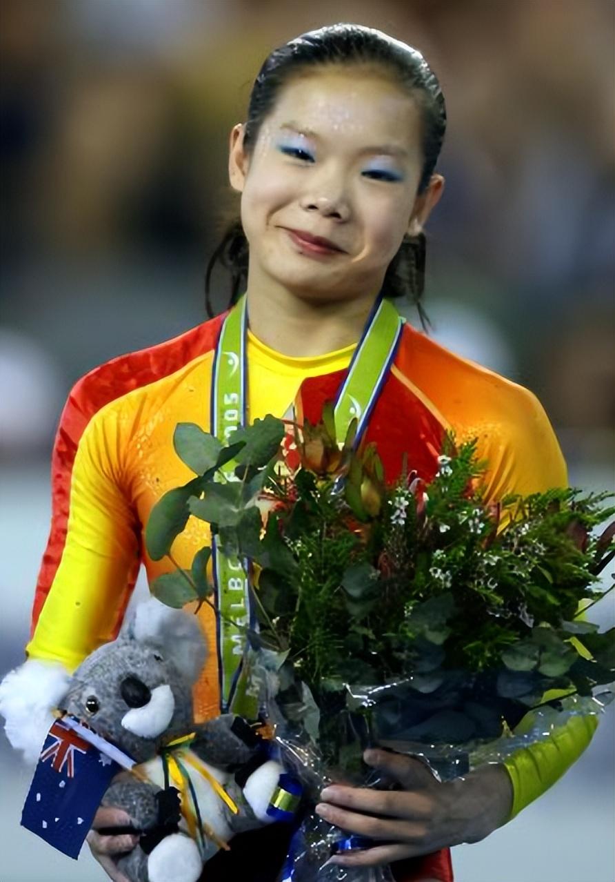 回顾体操女皇程菲25岁退役现身材走样父亲只求嫁个好人家