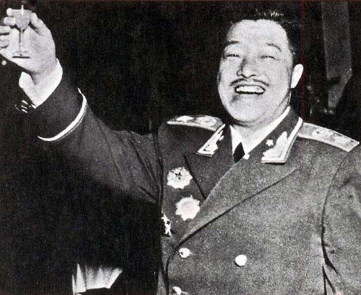 1972年一百多名将军复出各大军区都排挤周总理是如何解决的