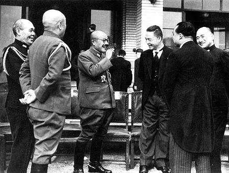 民国版三姓家奴靠娇妻上位惨死于731部队的病毒