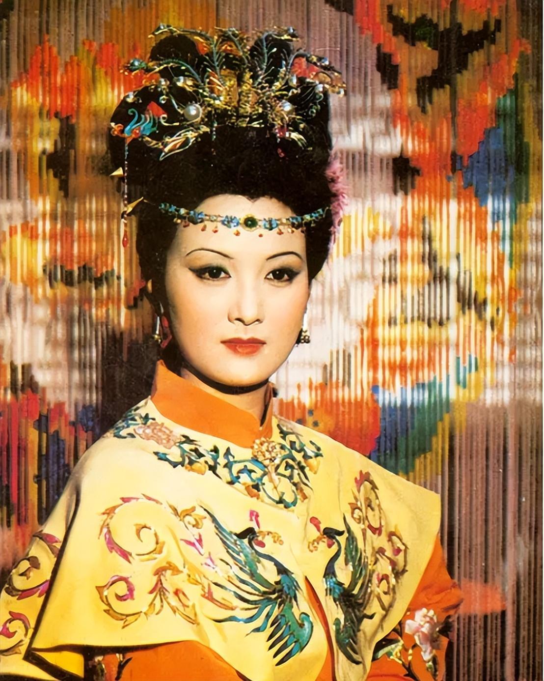 回顾演员乐韵17岁一夜成名28岁悲情离世葬礼父母拒不参加