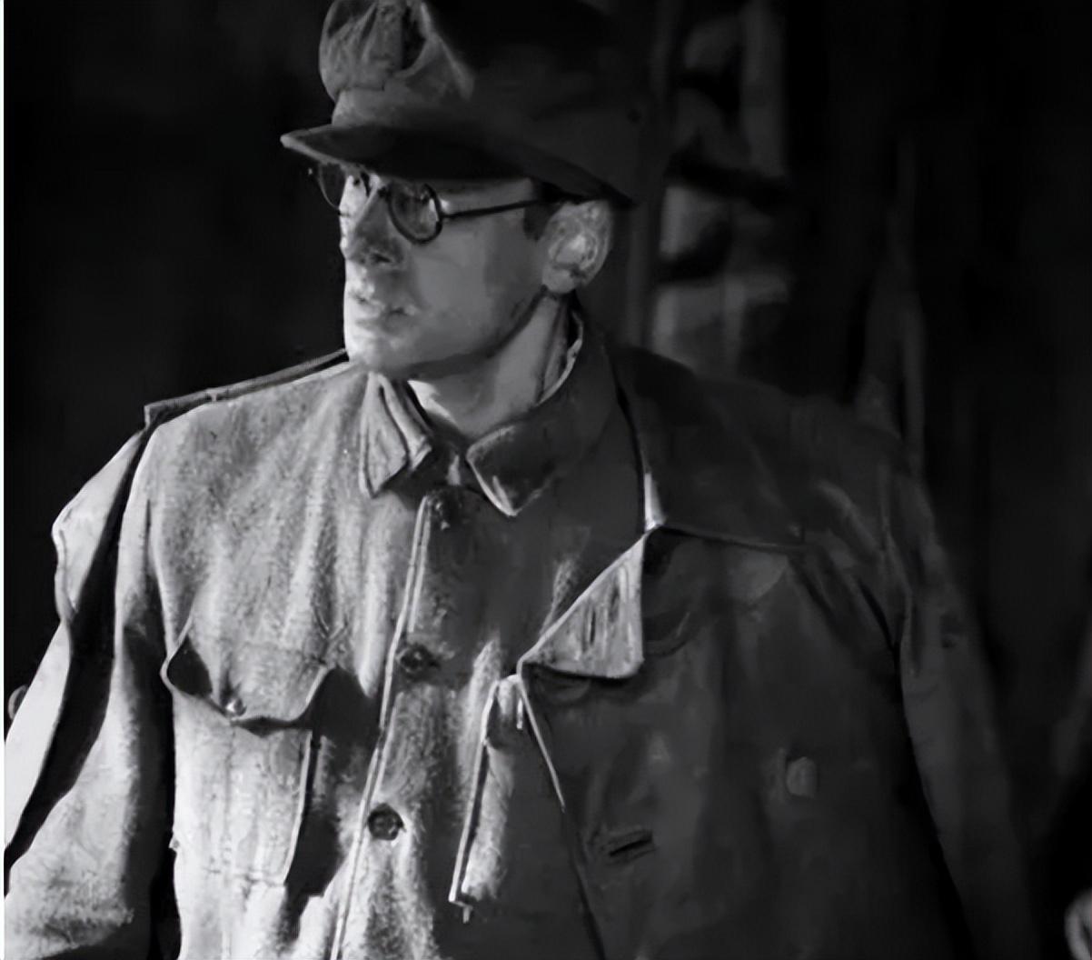 1939年李德被令返回苏联留在中国的老婆和儿子后来怎样了