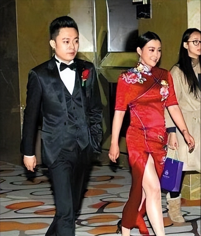 回顾郝蕾爱情婚姻都有泪独带双胞胎儿子生活离婚和父亲和解