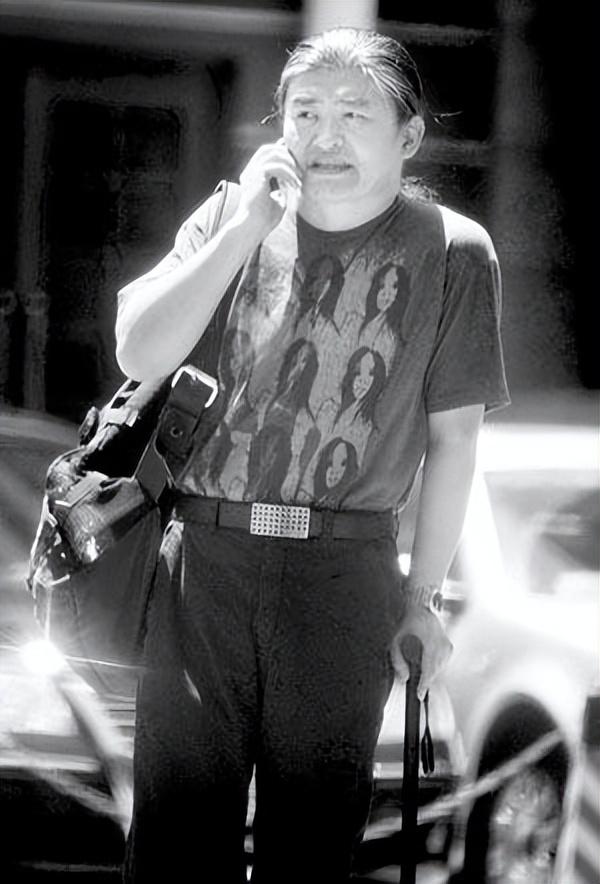 回顾刘欢9天闪婚婚后却拒绝教育子女放纵孩子是我一生的错