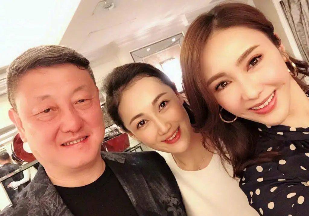 回顾著名歌手韩磊一家四口其乐融融就是儿子让我头痛