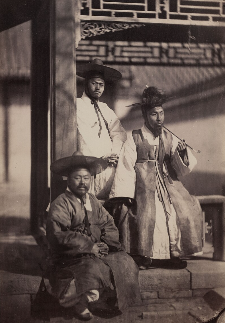 它的精英,就是以新罗的花郎武士为基础,吸收了扶余骑士,形成的贵族