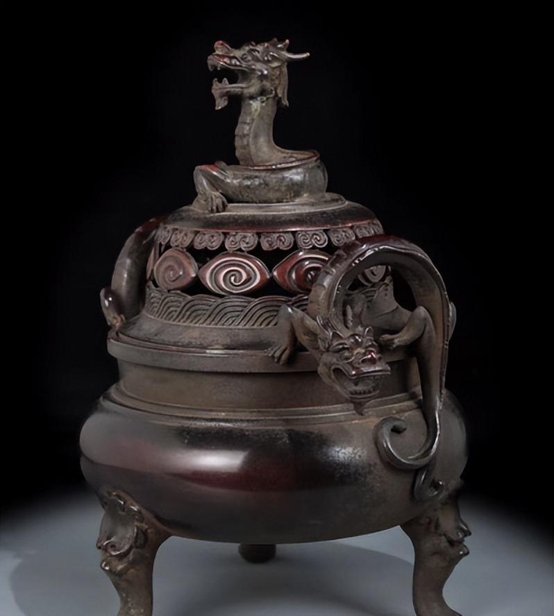 回顾烧香祈福时为何一定要烧三根香每根分别代表什么