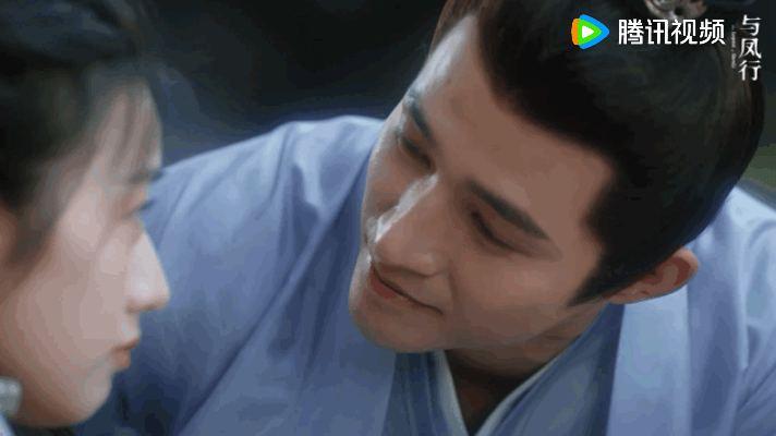 李子峰饰演的顾成锦亦正亦邪,表面上他是风度翩翩,儒雅绅士的正人君子