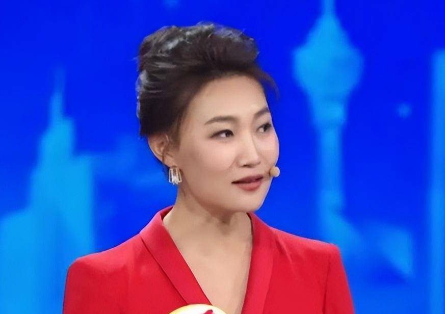 回顾主持人李梓萌45岁依旧单身为何至今没有对象