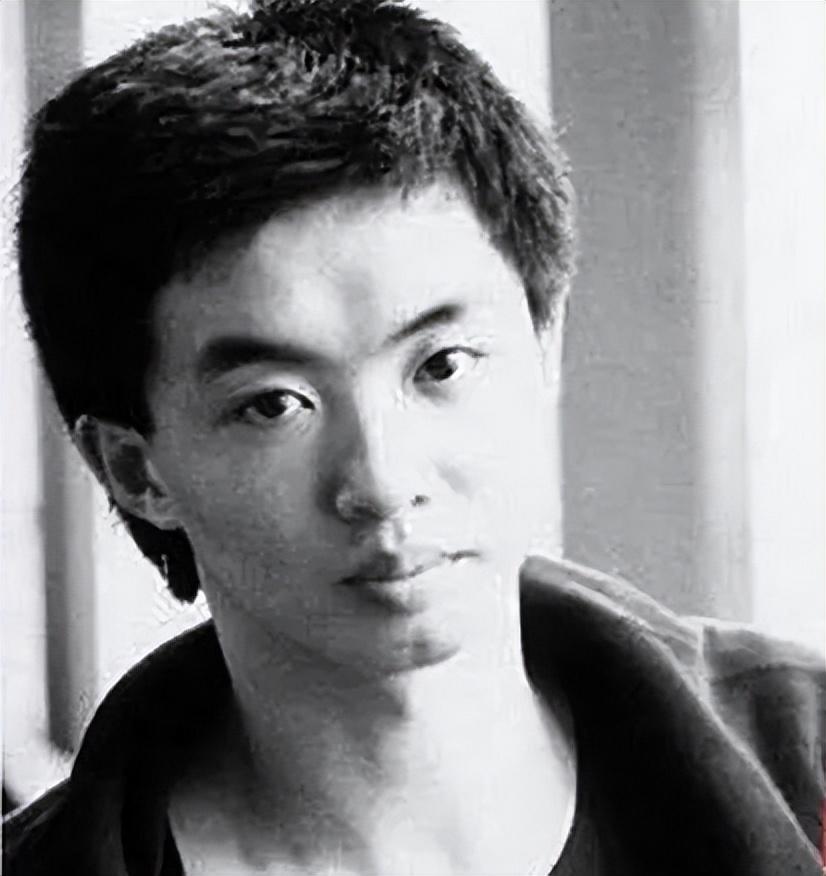 回顾金星妈妈韩颖儿子变女儿扛过了流言蜚语如今一家其乐融融