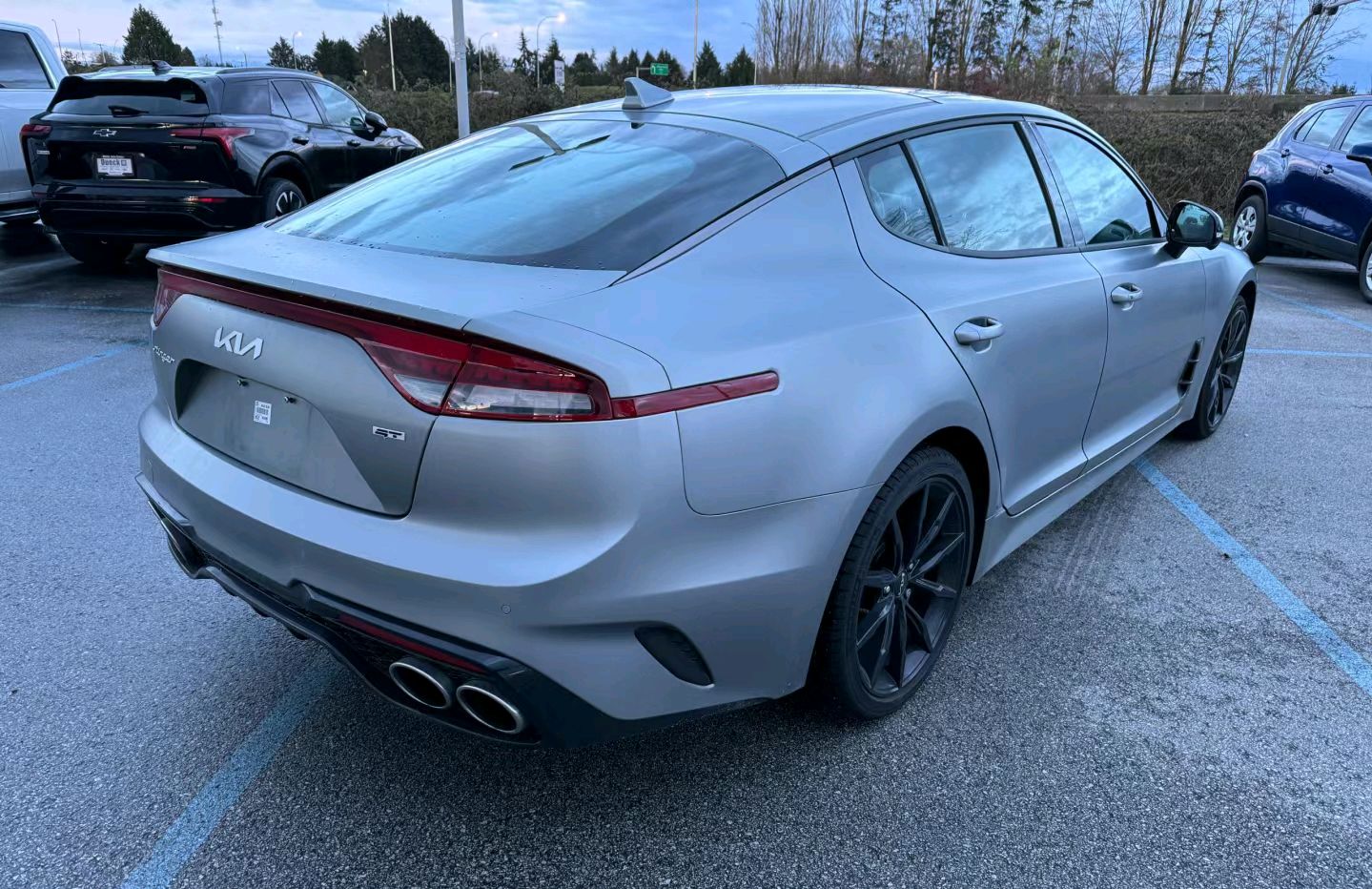 韩系车不再"沉默",起亚斯汀格升级完毕,时尚前卫,轿跑味浓烈