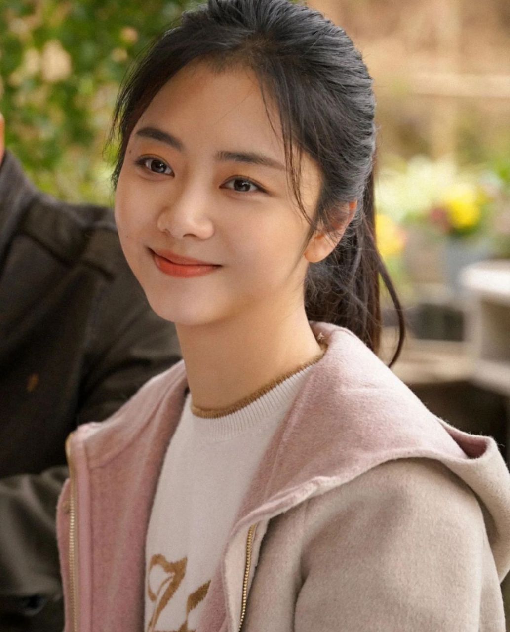 谭松韵:从舞者到演员的华丽转身  96 谭松韵,四川姑娘,北京电影学院