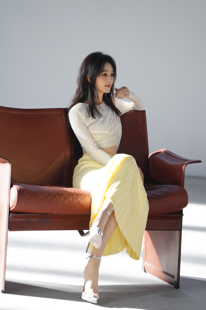 赵丽颖#  毫无疑问,骨架小的女明星镜头里更容易上镜.