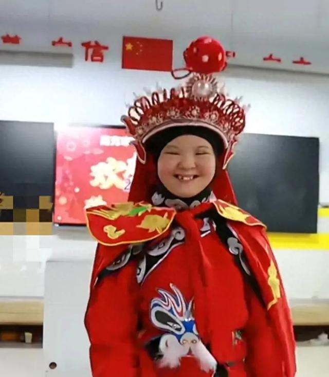 19岁唐氏女孩变脸绝技惊艳众人.@码农话事的动态