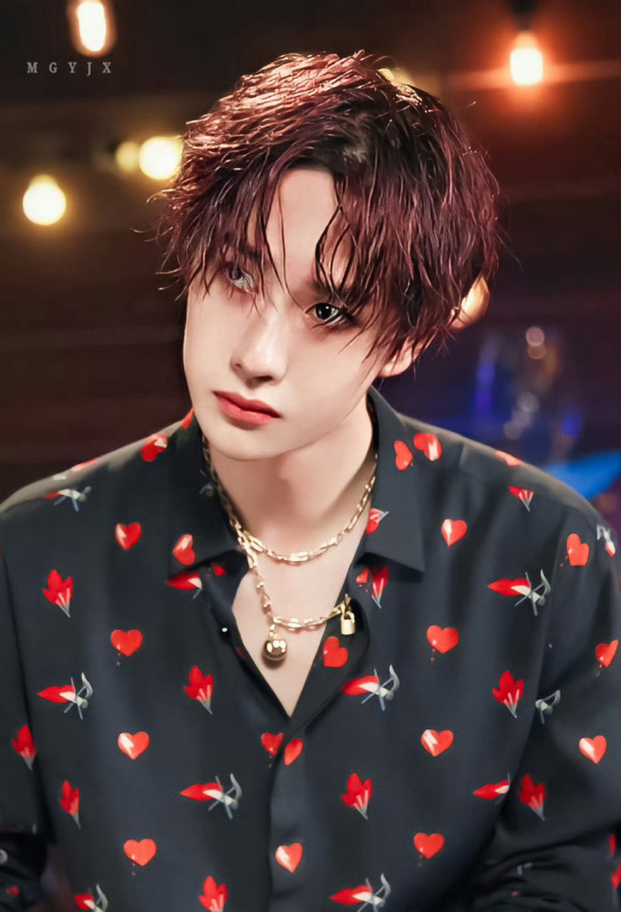 [期待]娱乐圈又有大瓜![赞同]王一博起诉黑粉侵权!