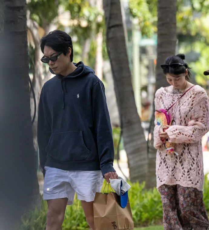 第一娱报# 韩素希澄清与柳俊烈关系,与前女友李惠利分手是去年事实.