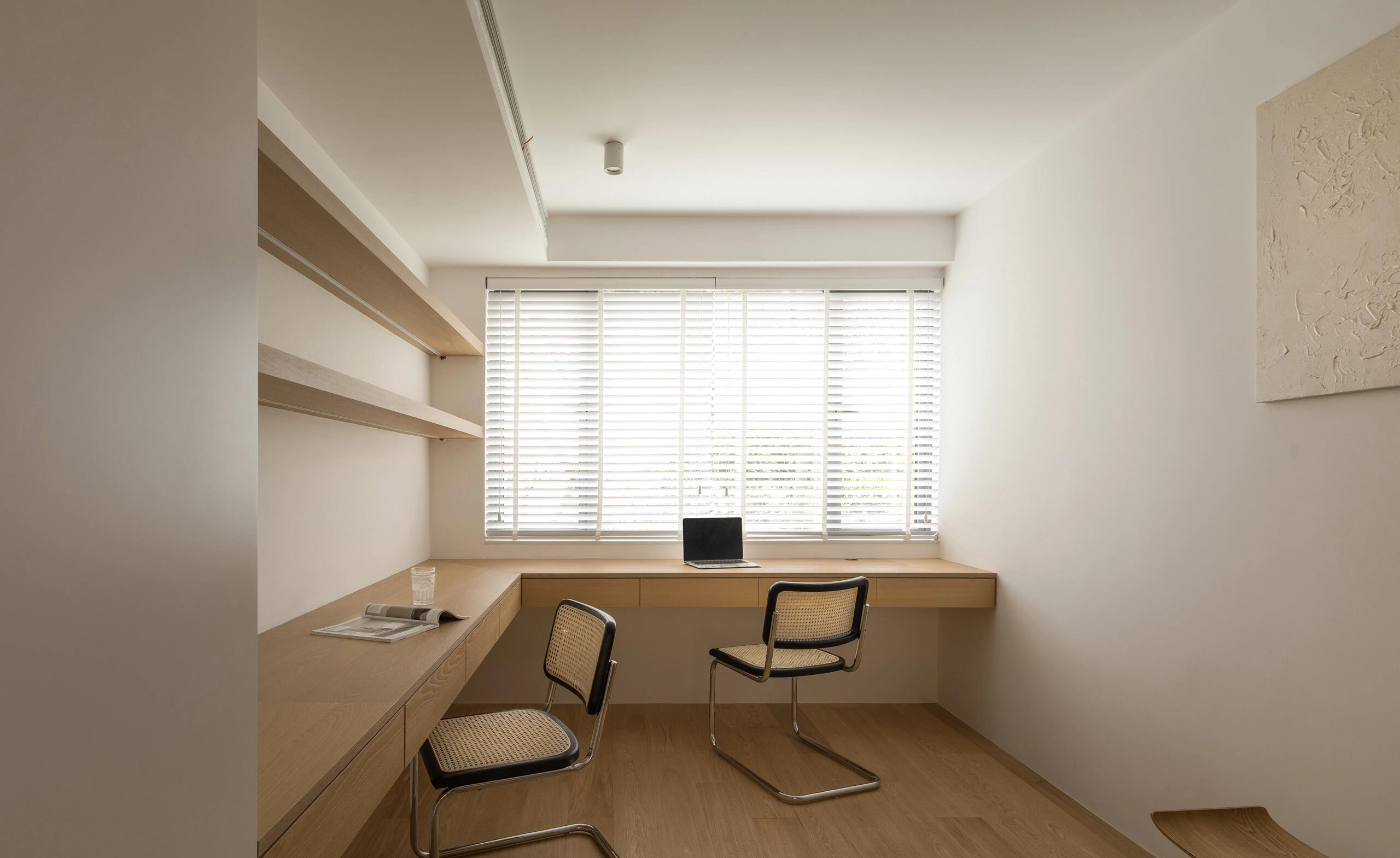 谁能拒绝?窗边造原木风书桌の惬意