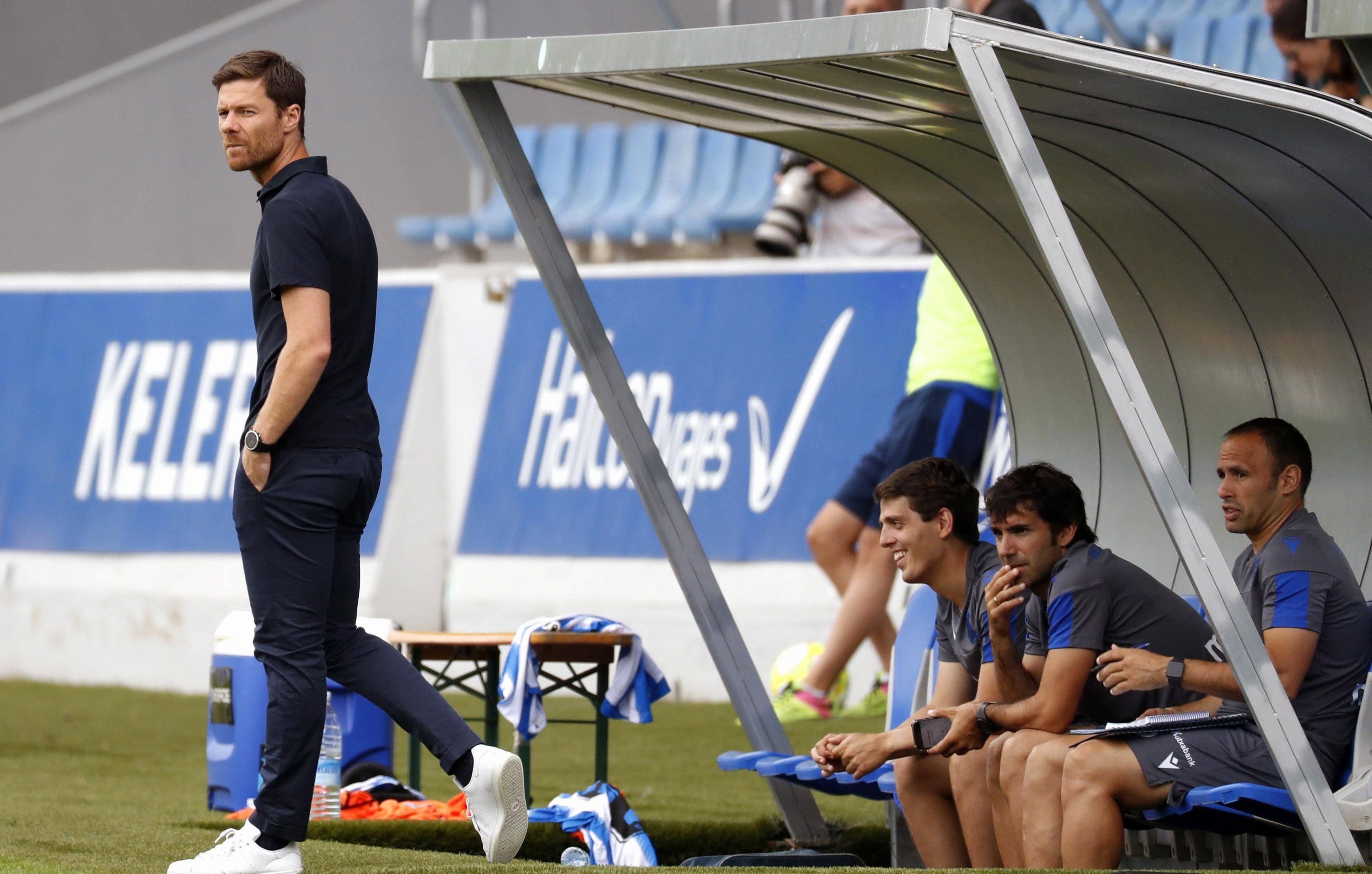 哈维·阿隆索决定留下!拜仁利物浦选帅,新目标浮现