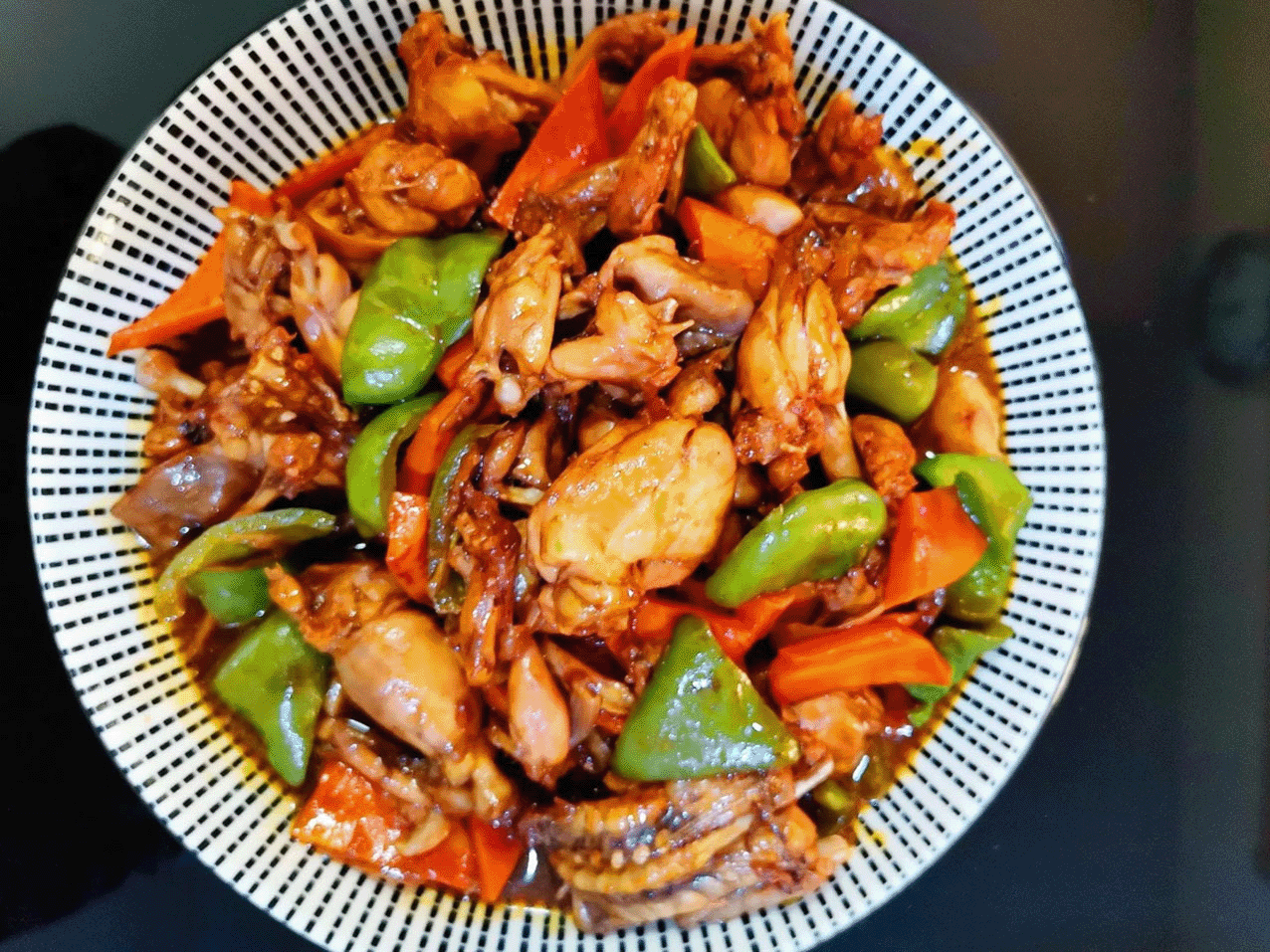 肉质细嫩,味道鲜美,营养丰富的爆炒牛蛙制作方法