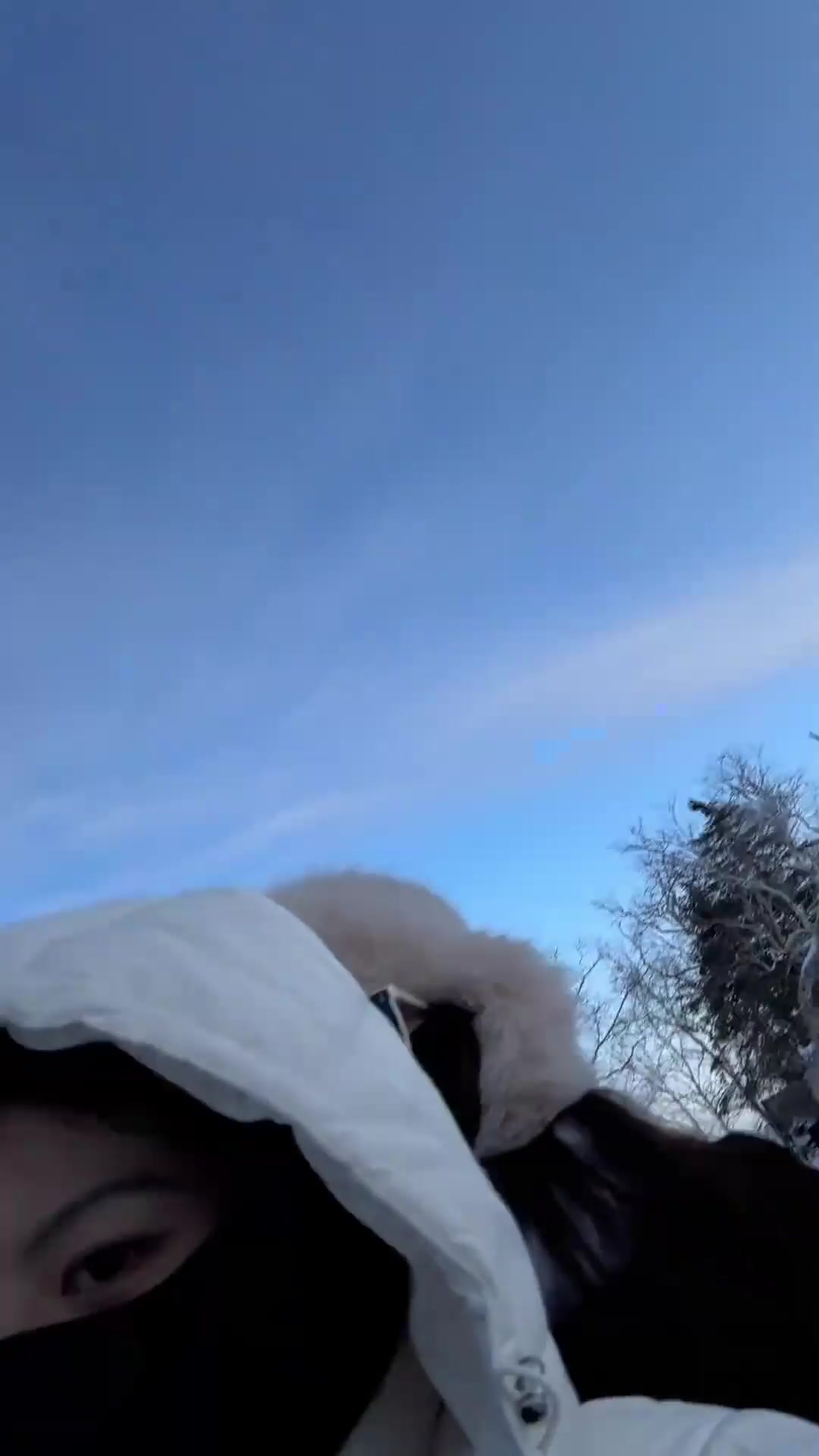 盘点憨憨女生的搞笑日常,再给你悠出去,冻成冰雕