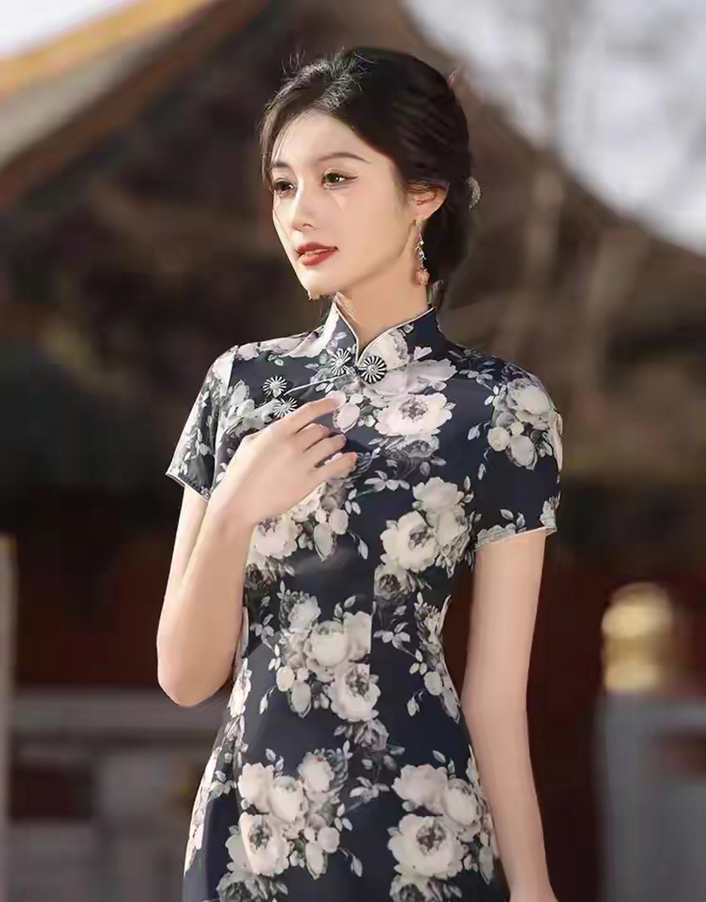 旗袍的女人,她们是城市的精灵,是文化的传承者.