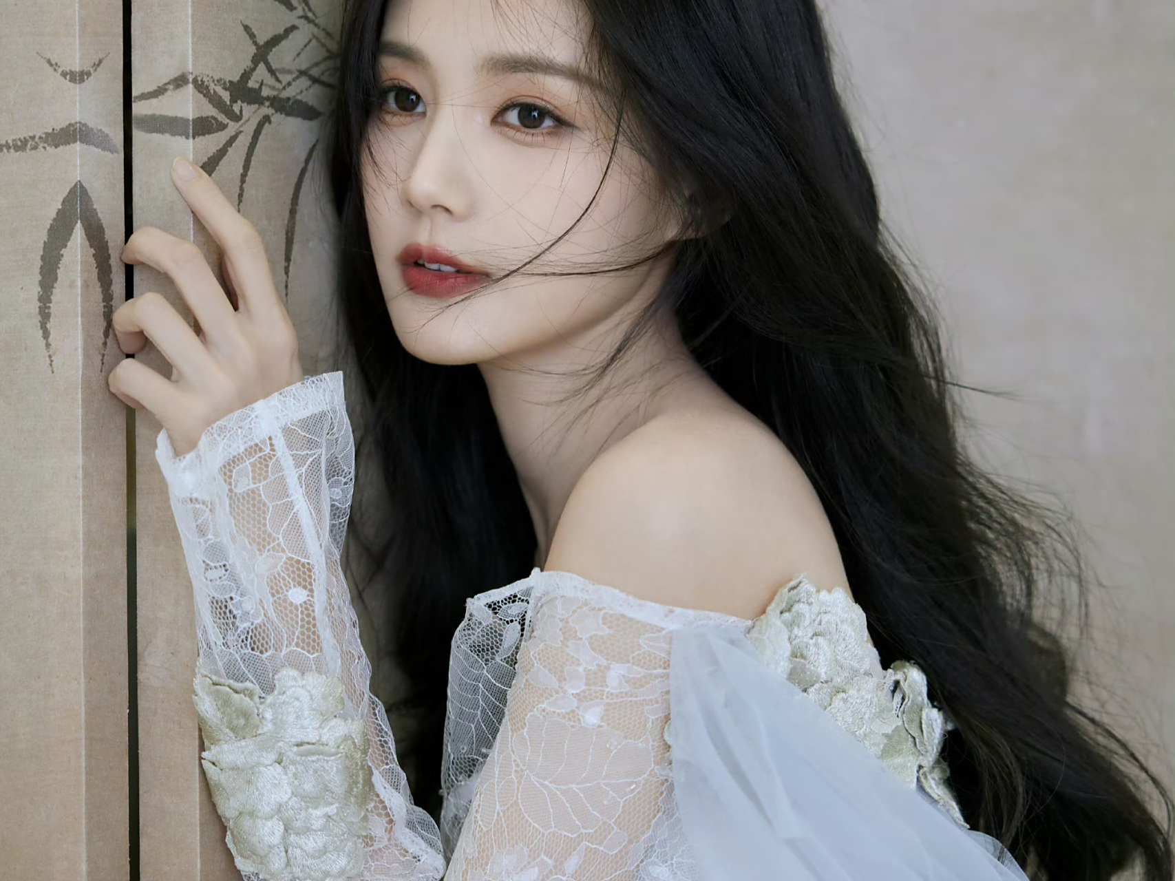 李一桐结婚接不过来咯# 李一桐回复粉丝,结婚接不过来咯