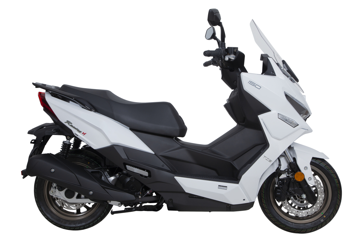 新车上市踏板摩托,光阳racingh 150,运动气根本息盖不住!