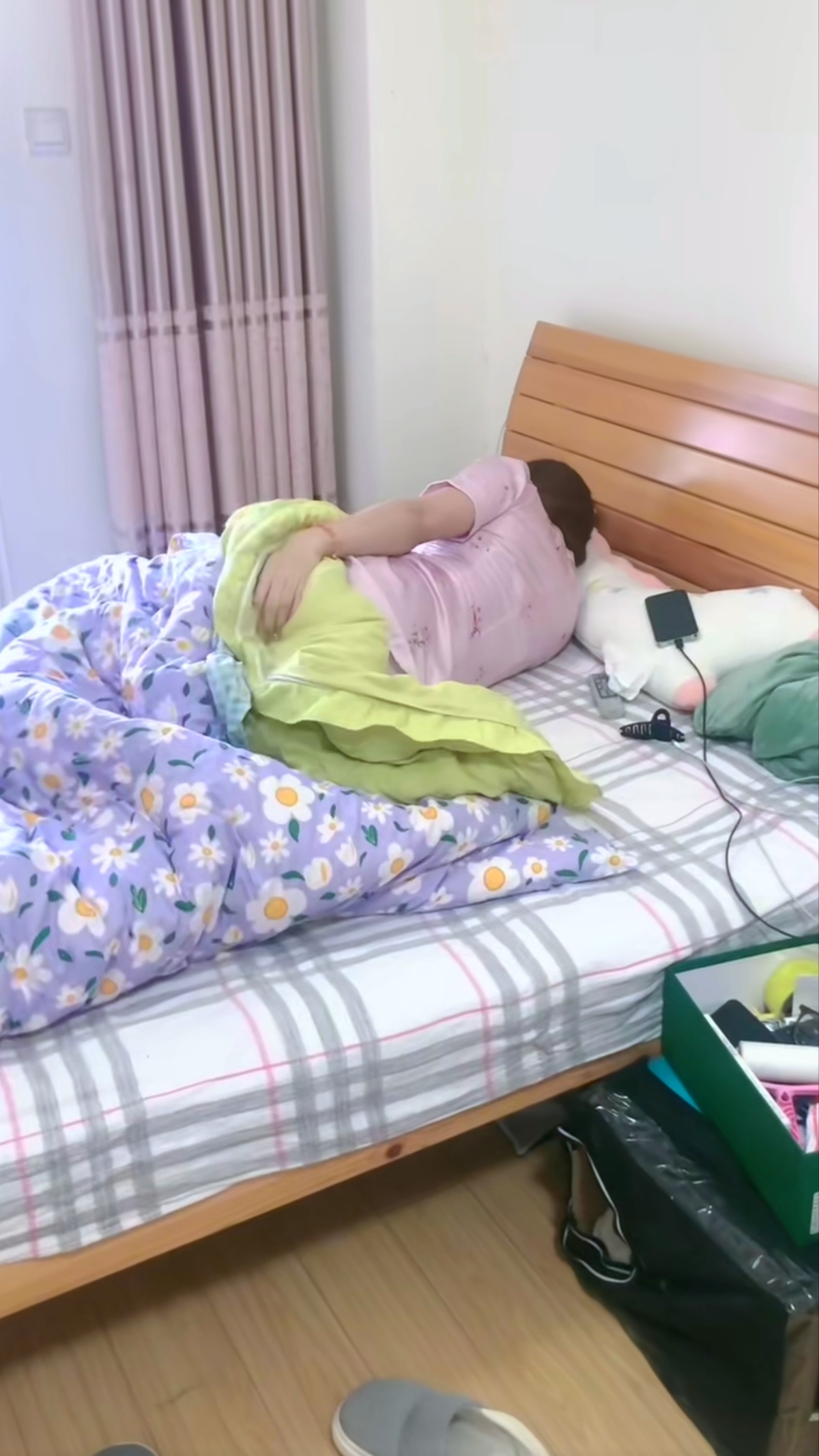 周末,可以赖床一天