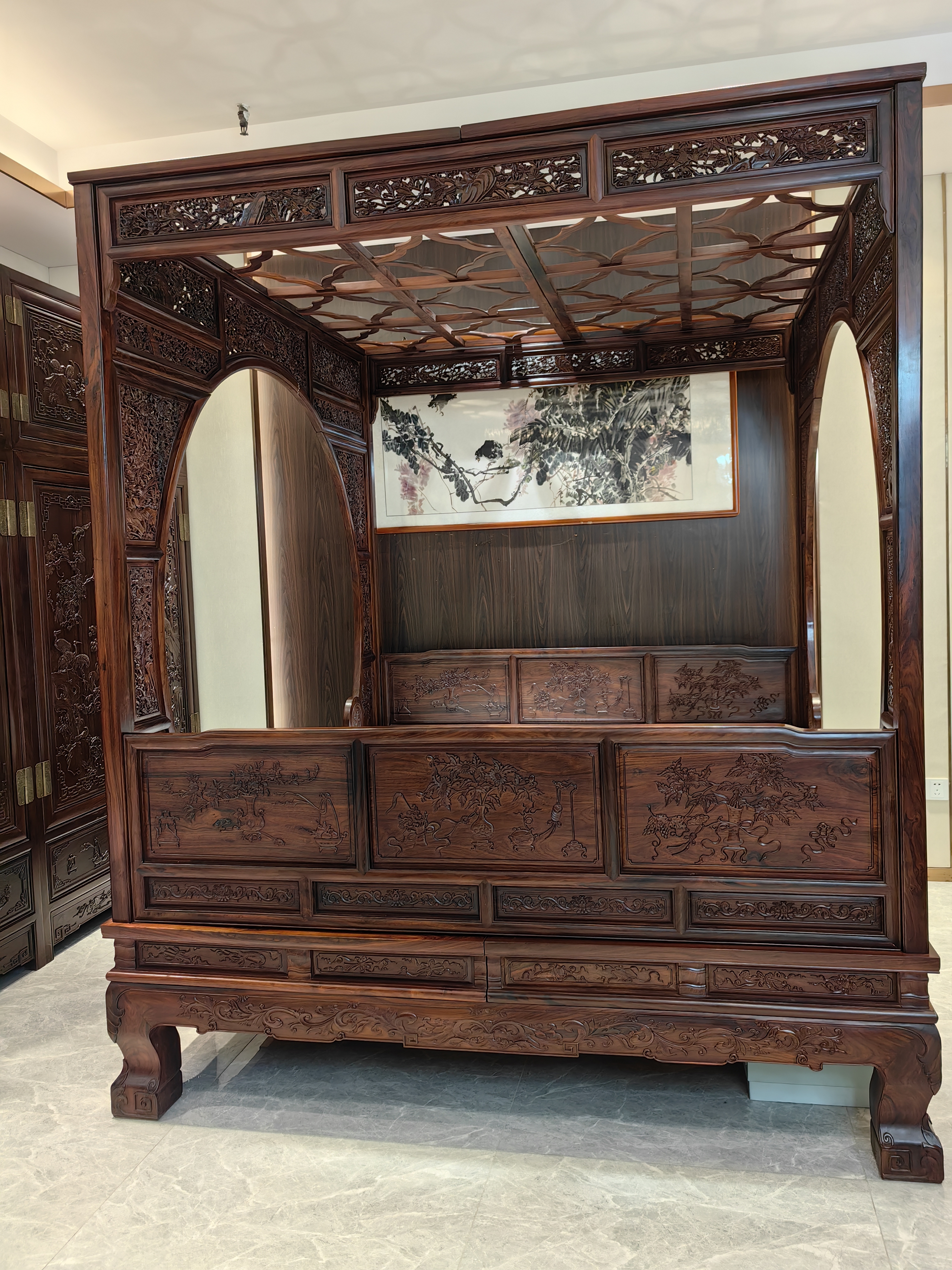 大红酸枝架子床