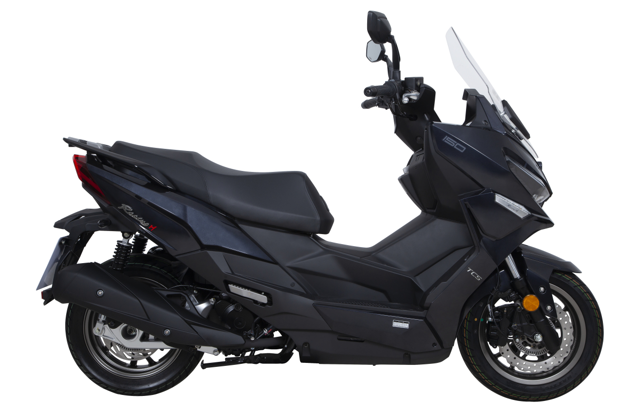 新车上市踏板摩托,光阳racingh 150,运动气根本息盖不住!