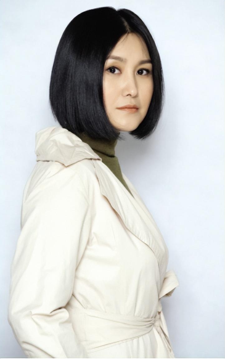 回顾王茜嫁大23岁导演徐庆东丈夫病逝8年她的选择让人泪目