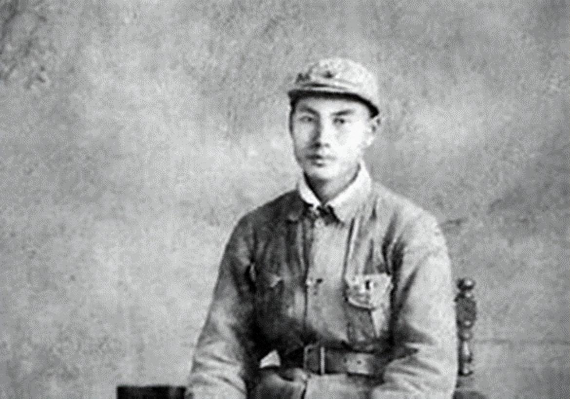 张万年一生在为党的革命奋斗不论是冲锋还是坐镇坚决一往直前