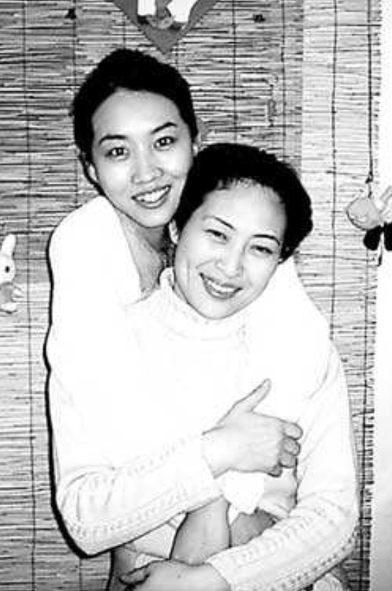 许娣与弟子王榆上天好像听到了许娣的难处,冥冥之中给她安排了一个