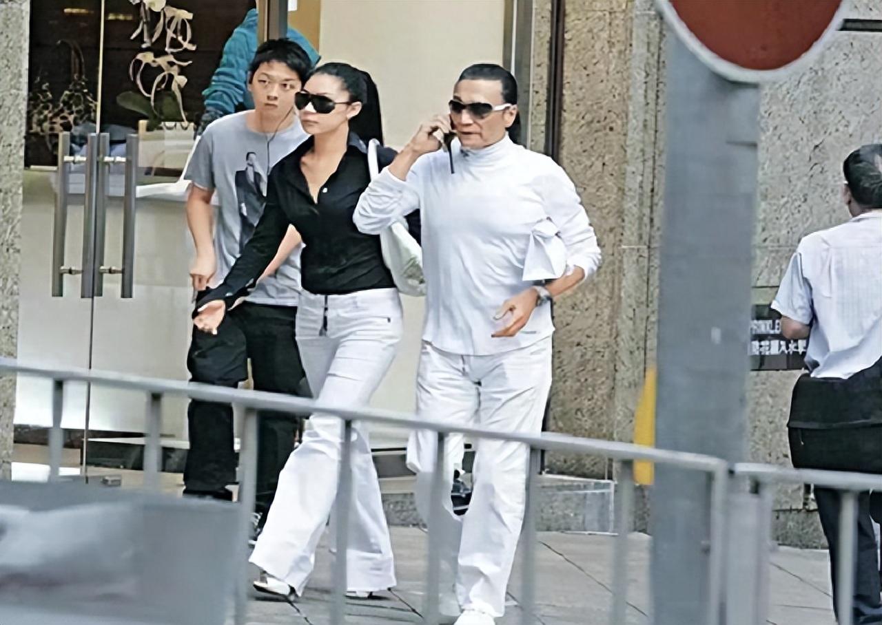 回顾谢贤近70岁时与20岁少女相恋两千万分手费是否符合市场规律