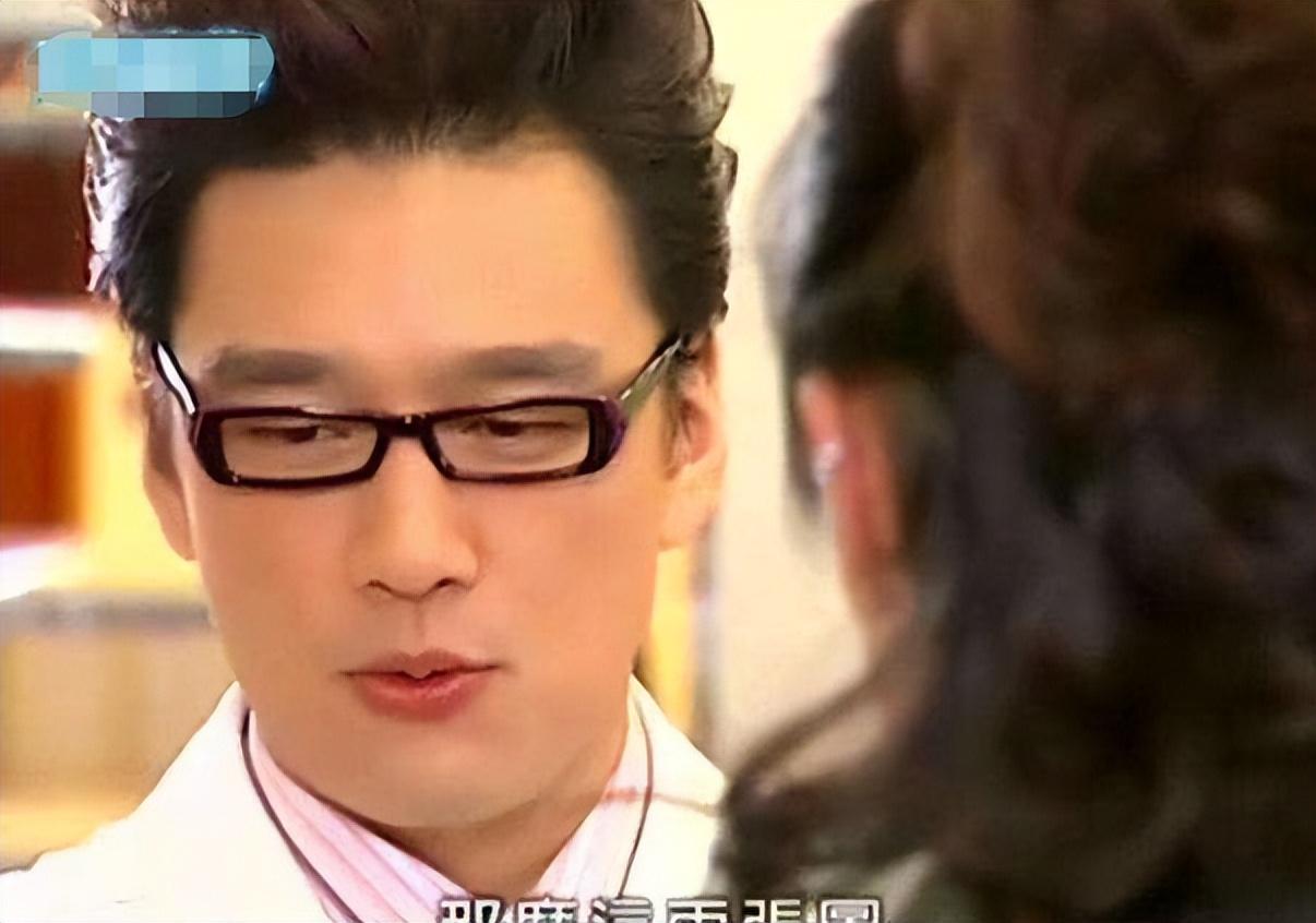 回顾王耀庆妻子郭晏青相识于小学4年级婚后生2子有艰辛有幸福