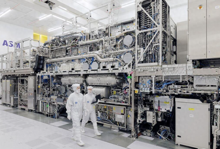 回顾为什么只能是asml的光刻机事实是这样吗难道只能受制于人