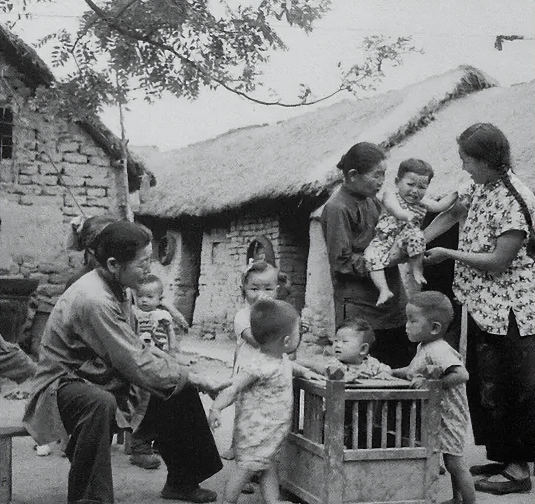 这个女孩是典型的农村姑娘,单纯老实,温柔又能干,是长辈们眼里最适合