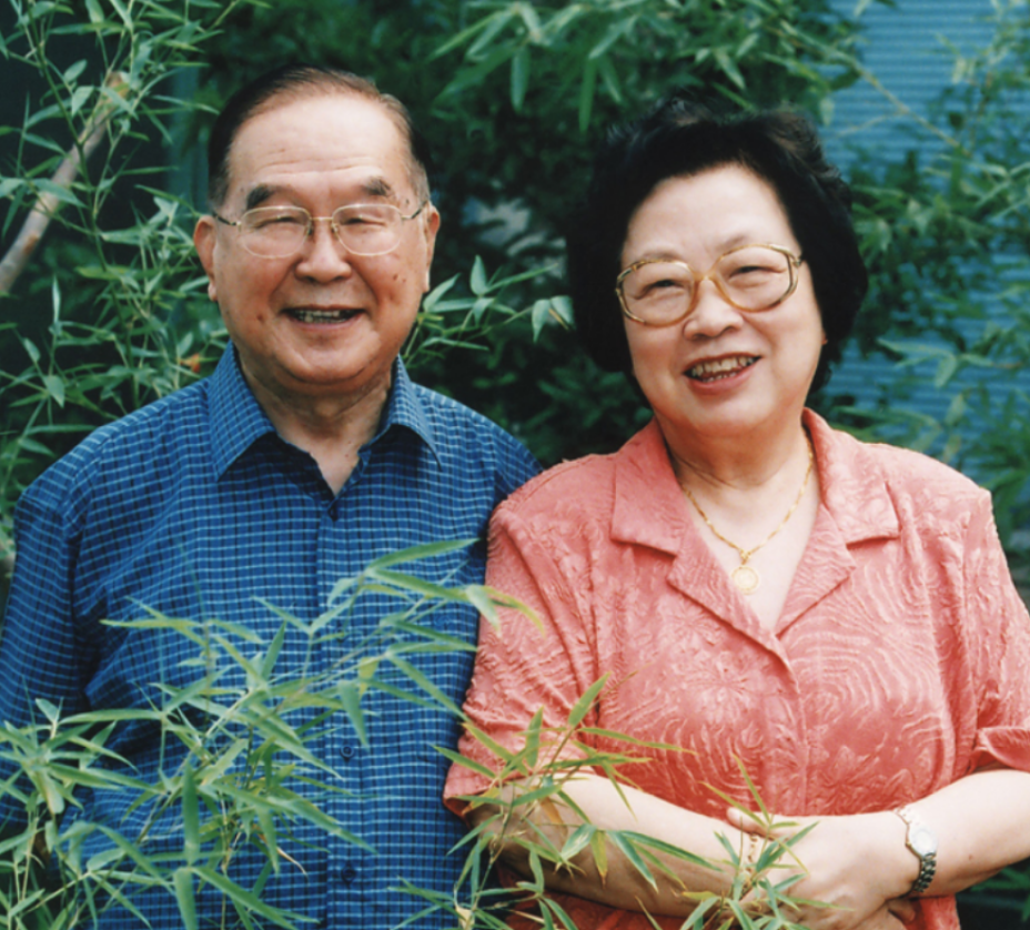 周巍峙去世20天后,是新中国成立65周年的日子,王昆也参加了,在主办方