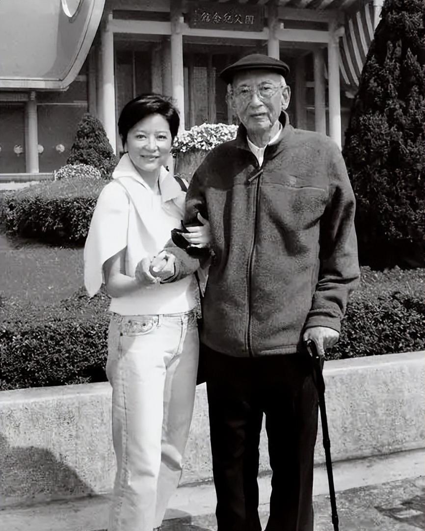 回顾:林青霞与亲姐在河南相认,对方一贫如洗,她有没有帮帮姐姐