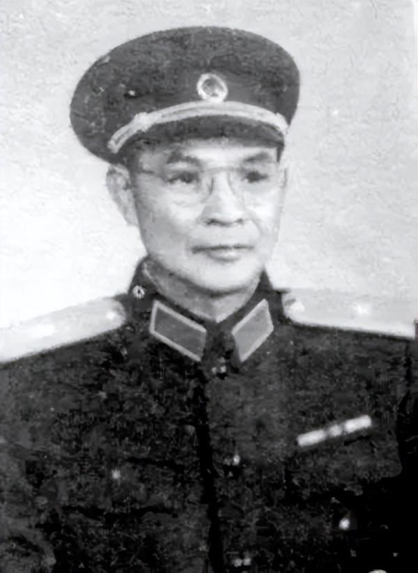 许诚将军1971年至1980年任天津市委书记,1988年荣获一级红星功勋荣誉