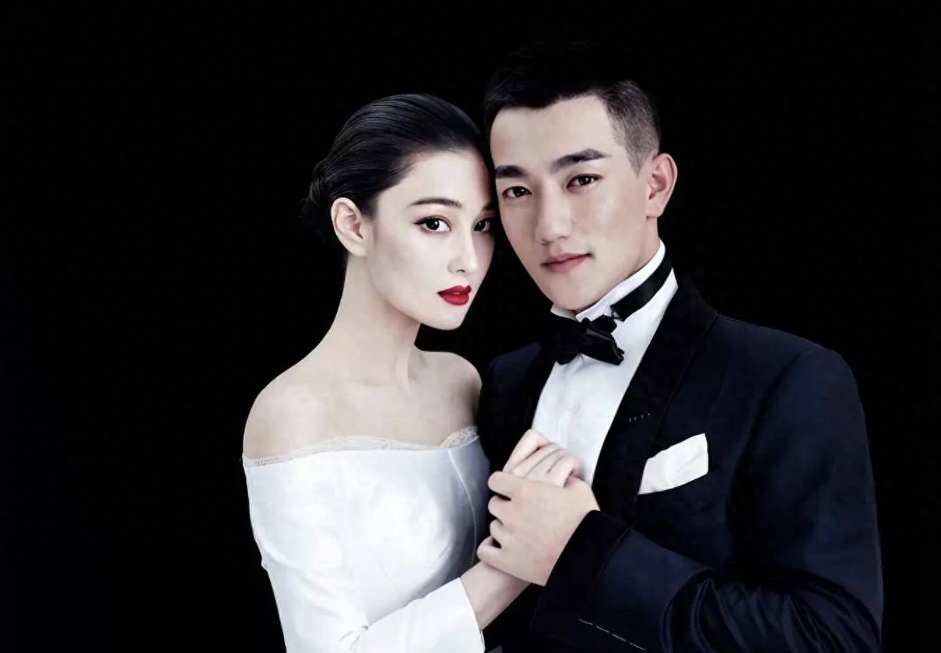 张馨予何捷甜蜜约会曝光,白衣情侣装羡煞旁人